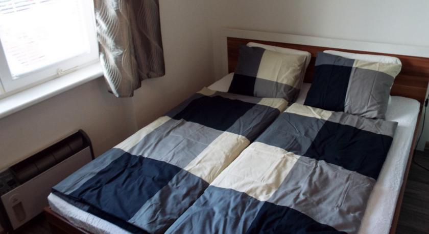 24 Hour-Self Check-In Apartment Namestie Svaeteho Egidia Poprad Rum bild