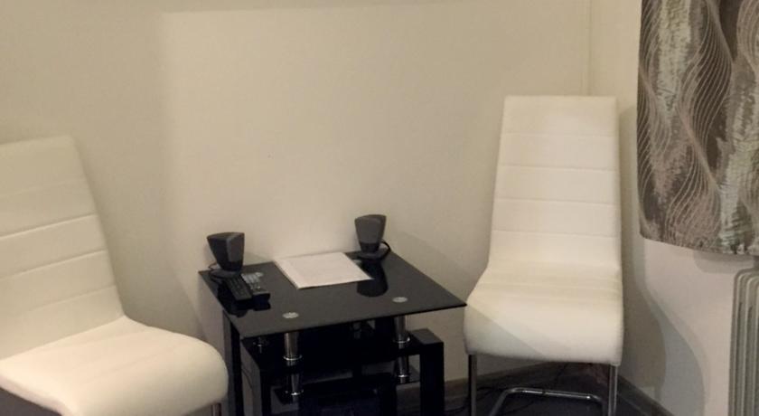24 Hour-Self Check-In Apartment Namestie Svaeteho Egidia Poprad Rum bild